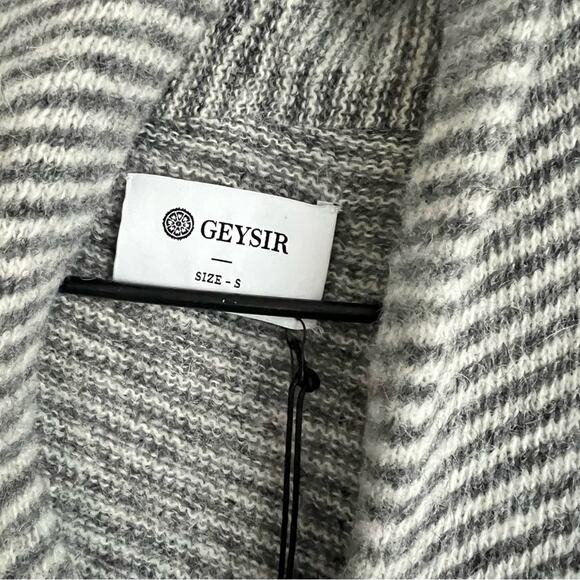 Geysir Women’s Gray White 100% Icelandic Wool Cardigan Sweater Size Small - Picture 3 of 9